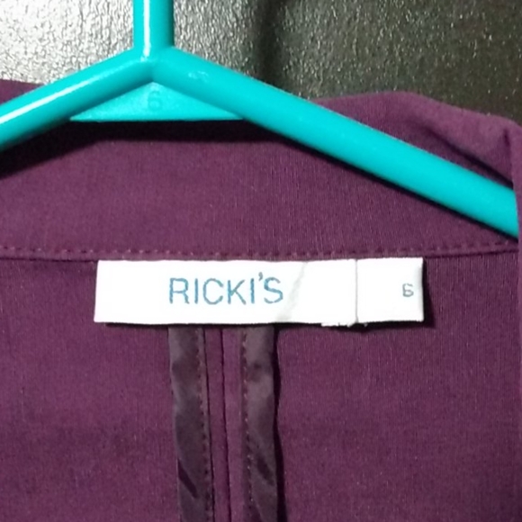 Ricki's Blazer - Picture 2 of 3
